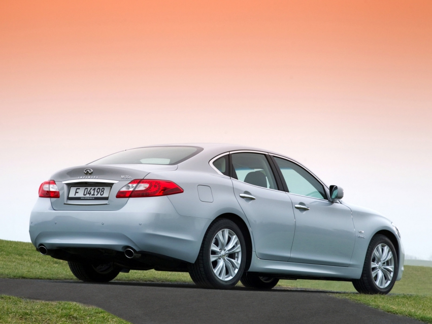 Auto wallpapers Infiniti M Sedan 2011