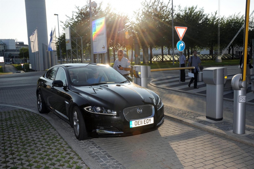 Auto wallpapers Jaguar XF Sedan 2012