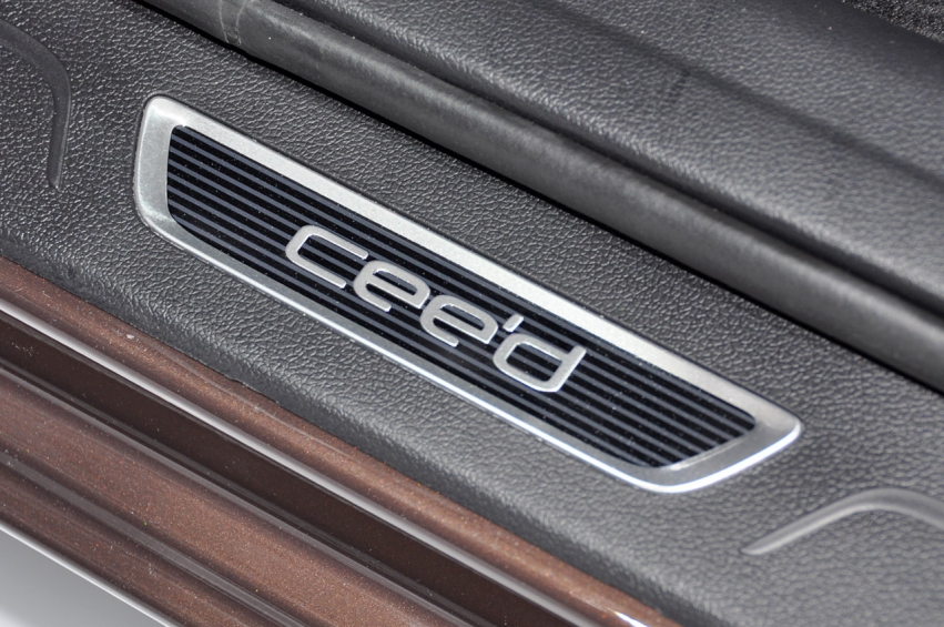 Auto wallpapers Kia Cee'd 2012