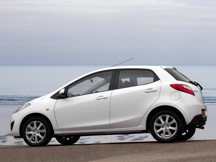 Auto wallpapers Mazda 2 Hatchback 2010