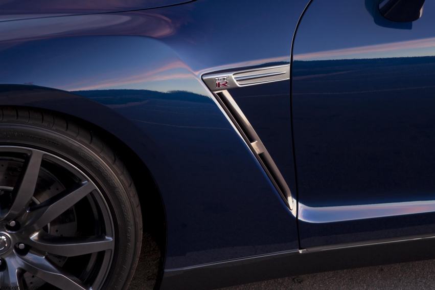 Auto wallpapers Nissan GT-R 2012