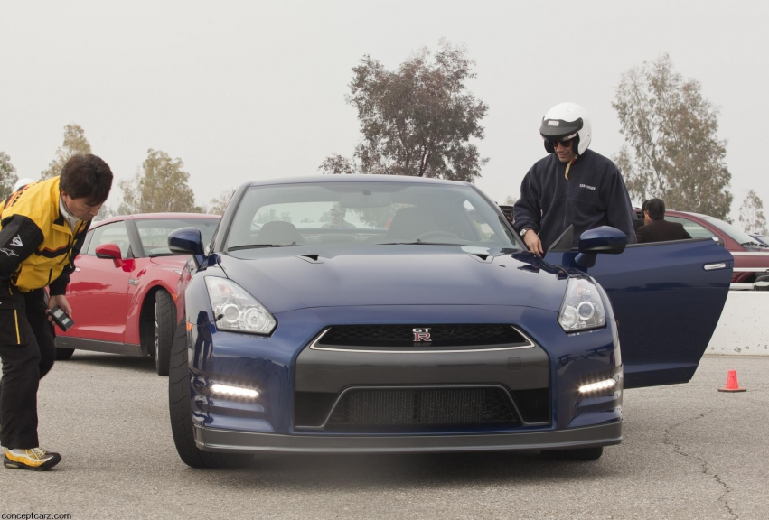 Auto wallpapers Nissan GT-R 2012